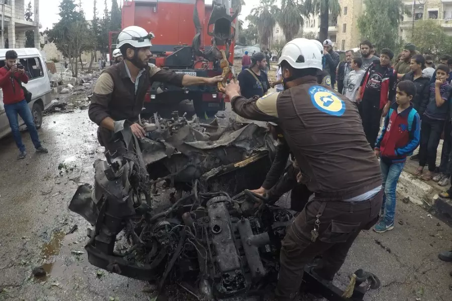 ثلاثة شهداء وجرحى مدنيون بانفجار مفخخة وسط مدينة إدلب