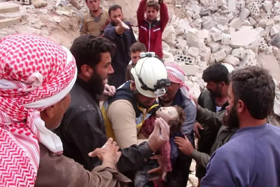 استشهاد ثلاثة أطفال إثر قصف جوي روسي استهدف ملجأ في قرية النقير بإدلب