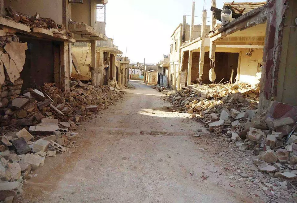 الفشل في التقدم يدفعهم للجنون و الاجرام أكثر ... ٤٥٠ غارة على ريف حمص خلال اسبوع