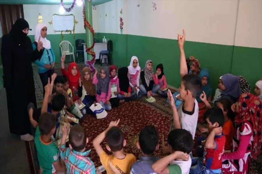 مبادرة سيدة لبنانية لتحفيظ حوالي 200 طفل في مخيم لللاجئين السوريين "القرآن الكريم"