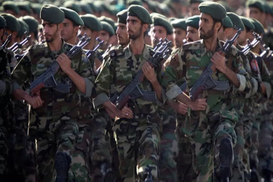 "الثوري الإيراني" يرسل تعزيزات عسكرية لمناطق نظام الأسد بريف ديرالزور