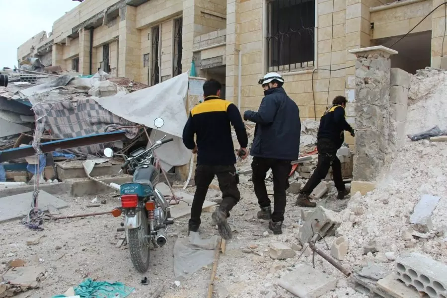 بعد مشفى معرة النعمان .. روسيا تدمر مشفى كفرنبل الجراحي وتواصل قصف إدلب بالحارق