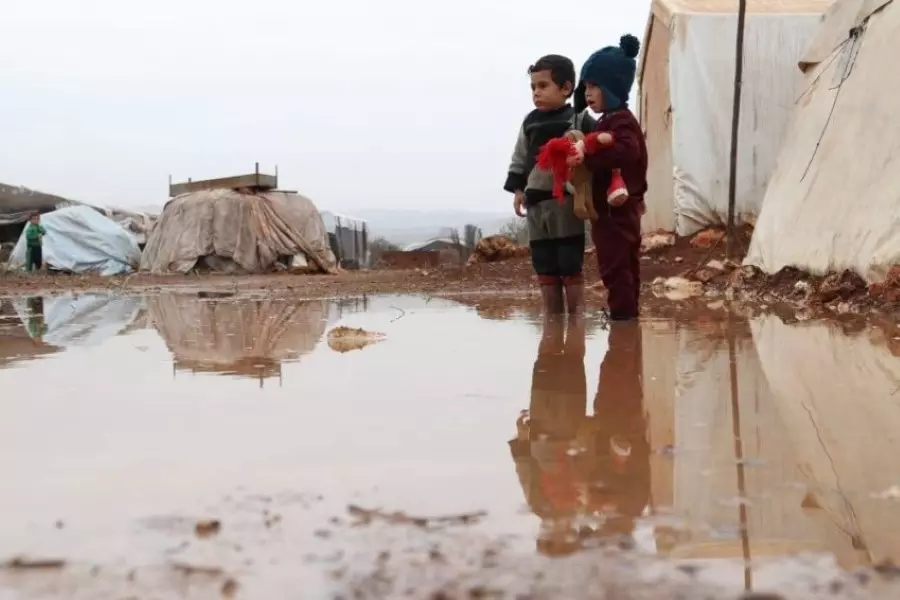 قبل حلول الشتاء .. مناشدة لتحسين واقع المخيمات شمال غرب سوريا