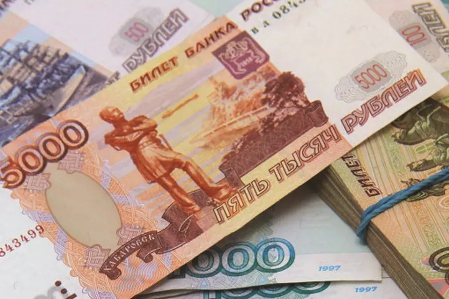 البنك المركزي الروسي: ضعف الروبل أثر على ارتفاع أسعار المواد الغذائية