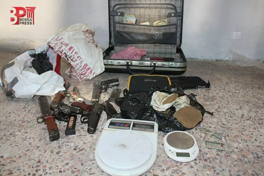 مركز شرطة بصرى الشام يضبط كمية من المخدرات والحشيش ويقبض على المتهمين