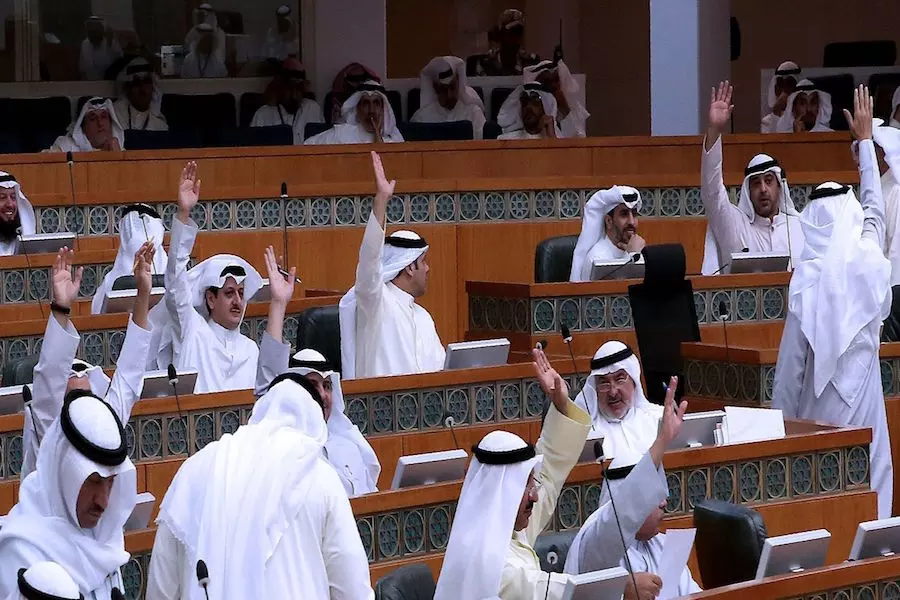 دعا لالحالق السوريين بأهلهم .. برلمان الكويت يطالب باحالة جرائم الإبادة الجماعية في حلب للمحكمة الجنائية الدولية