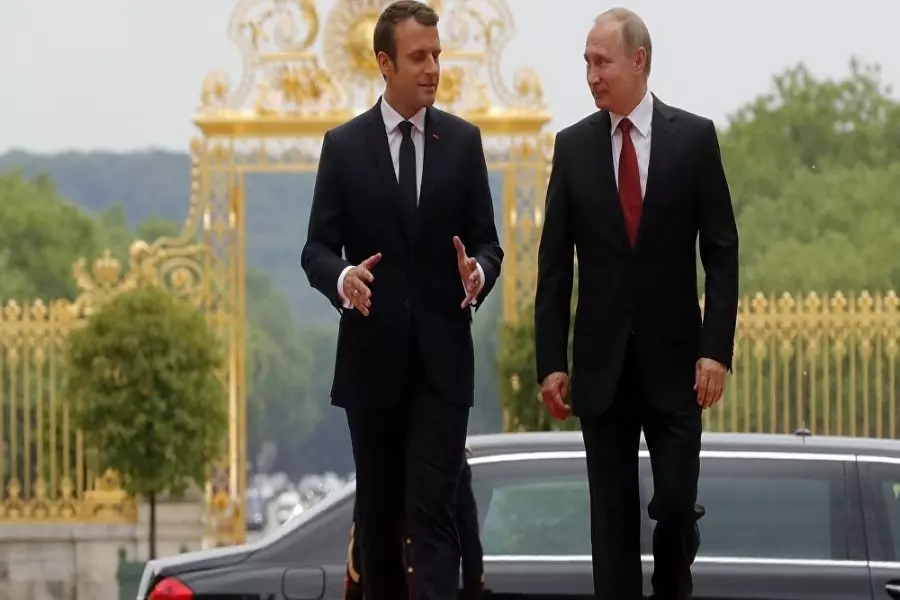 الرئيس الروسي يبجث مع نظيره الفرنسي هاتفيا تطورات الأوضاع في سوريا