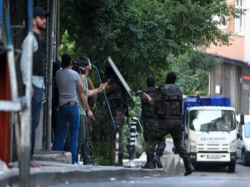 اعتقال 251 شخص في تركيا... والطيران التركي يقصف مواقع تنظيم الدولة في سوريا
