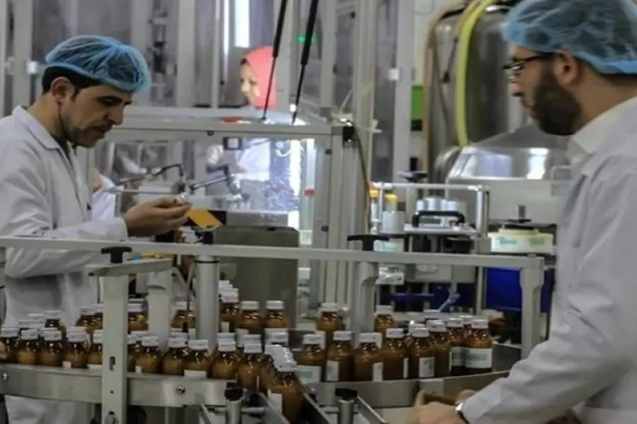 تمهيداً لقرار وزارة الصحة .. مصانع الأدوية بمناطق النظام تصرح: "عدم رفع الأسعار سيوقف الإنتاج"