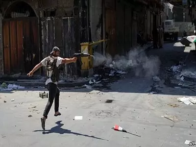 إشتباكات بين كتائب الثوار وقوات الأسد في مدينة حرستا ومحاولات للسيطرة على فرع المخابرات الجوية فيها