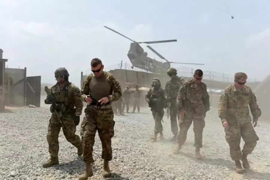 قوات أمريكية تشرع في بناء مطار عسكري قرب الشدادي بريف الحسكة