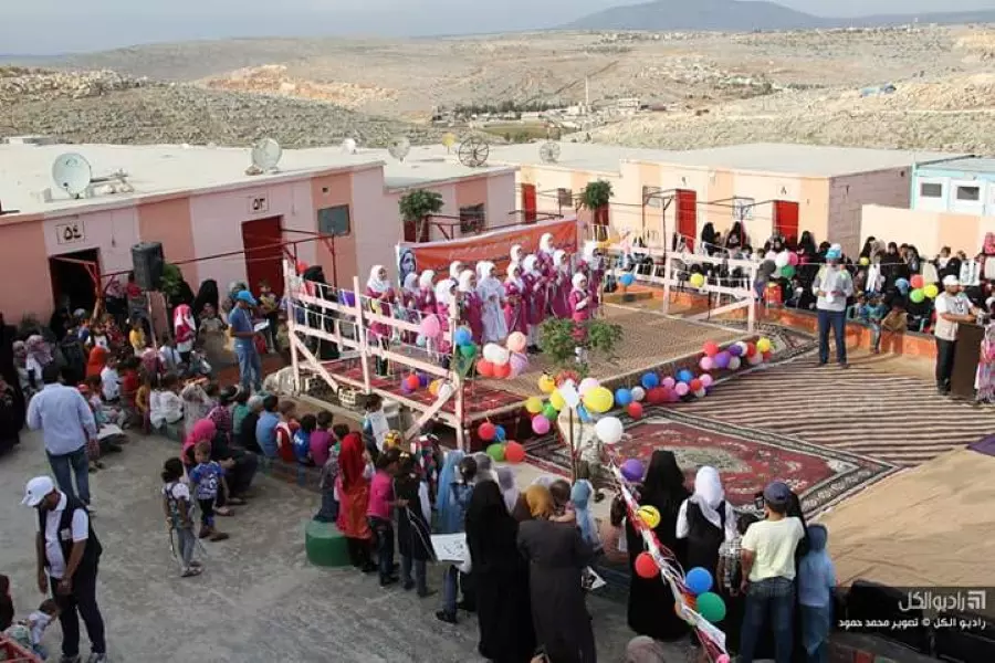زوجات الشهداء تتظاهر في مخيم الفاروق بإدلب ضد قرارات شؤون المهجرين في حكومة "الإنقاذ"