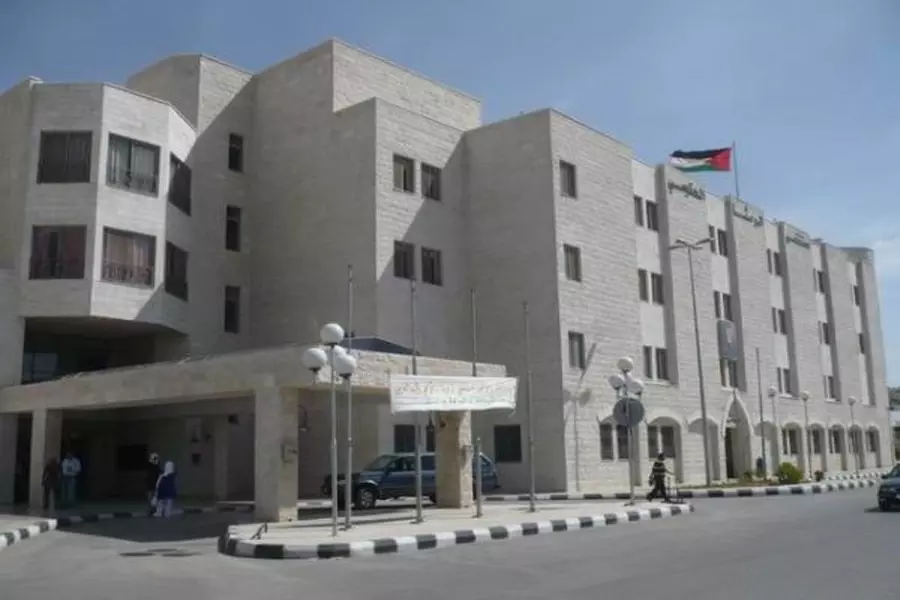30 مصاباً سوريا يصلون مشفى الرمثا بالأردن وسيارات المساعدات "الأهلية" تتحضر لإغاثة النازحين على الحدود