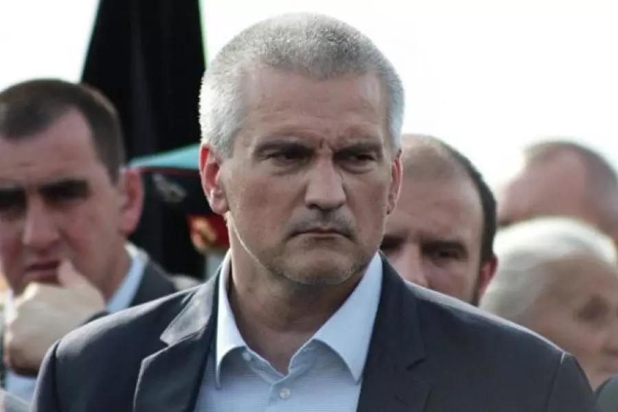 رئيس جزيرة القرم و20 مسؤولا يزورون الإرهابي بشار