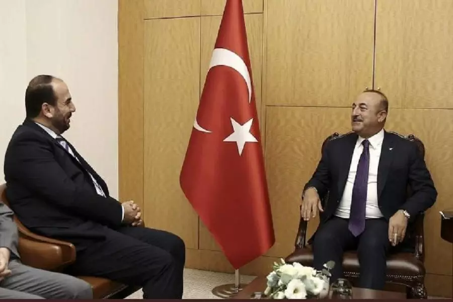 جاويش أوغلوا ونصر الحريري يبحثان تطورات شمال سوريا في إسطنبول