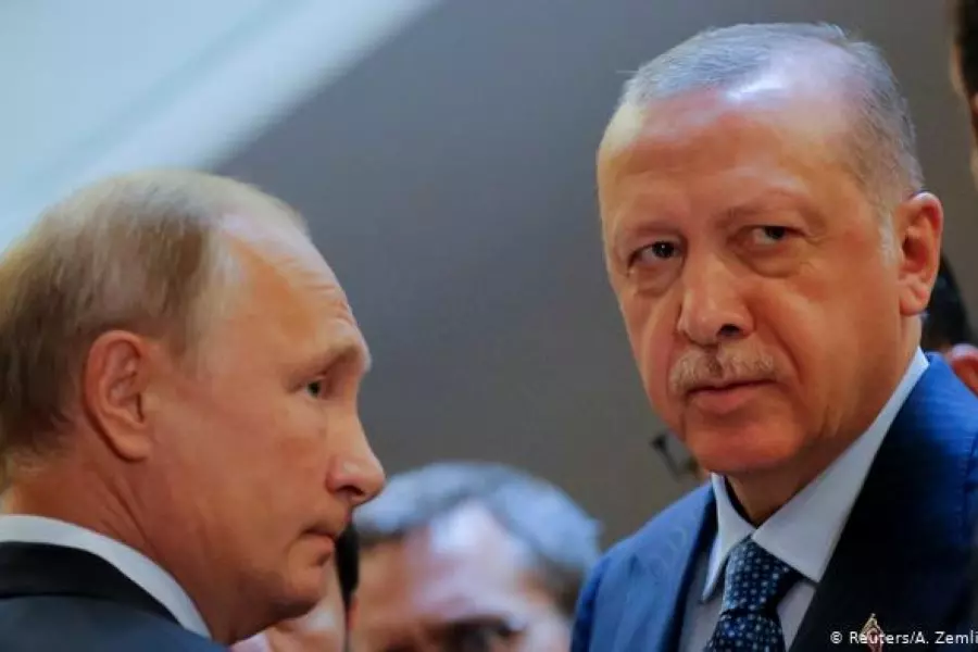 مراقبون أتراك: المفاوضات بين أنقرة وموسكو بشأن إدلب تجري على "حد السكين"