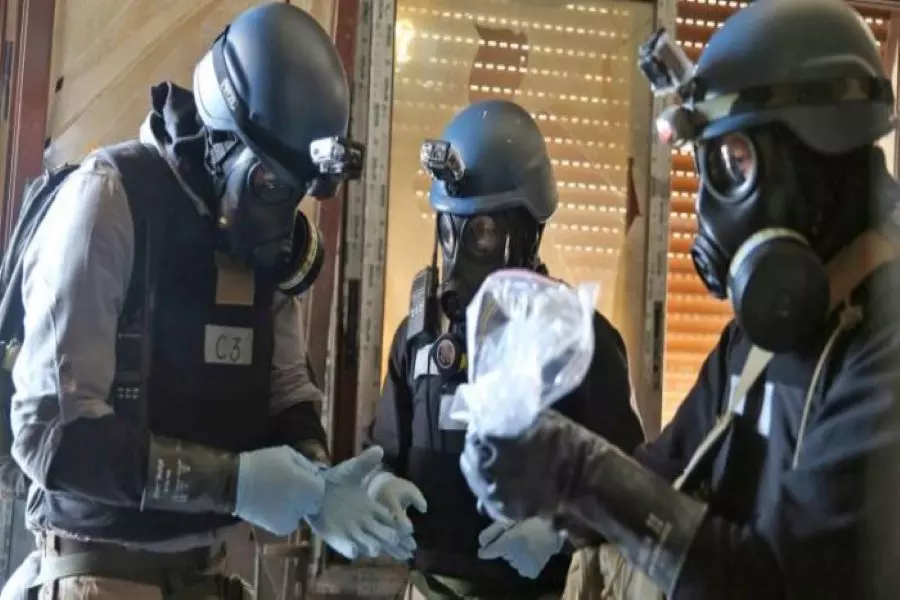 فريق حظر الأسلحة الكيماوية يقيم عينات في دوما لإرسالها الى هولندا