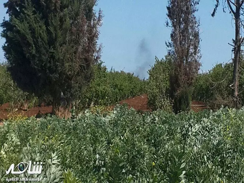 مزارع كفرشمس والحواجز المحيطة بقبضة الثوار ... و طائرات الأسد تقصف المنطقة بـ 60 برميل