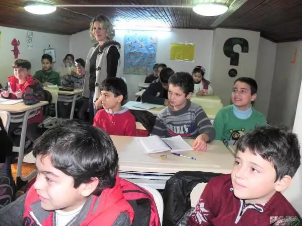 اطلاق مشروع "ليبتسم السوريون في تركيا" لمعالجة أسنان 100 ألف طفل سوري