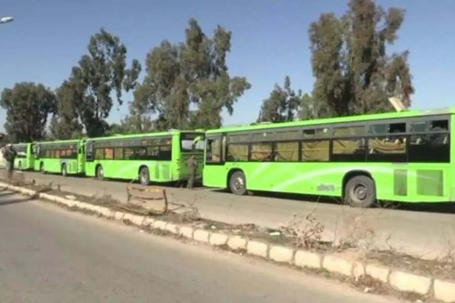 حافلات تستعد لنقل مقاتلي تنظيم الدولة من جنوب دمشق نحو البادية السورية