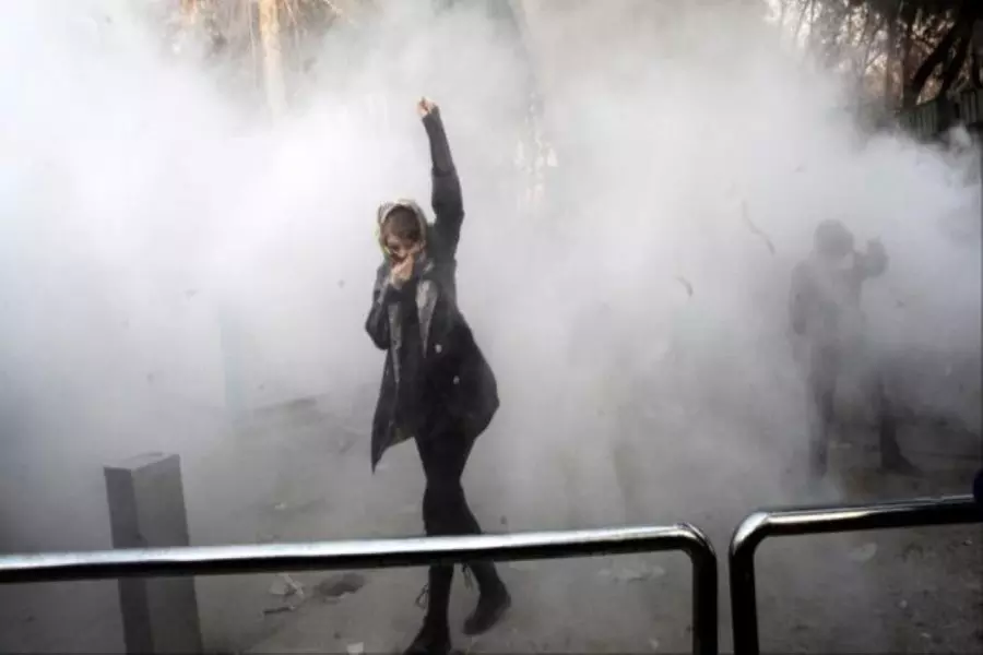 المظاهرات في المدن الايرانية تستمر لليوم السادس على التوالي وروسيا تنأى بنفسها