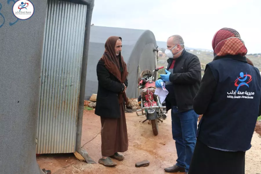 صحة إدلب ومنظمات محلية تبدأ جولات توعية على المخيمات حول "كورونا"