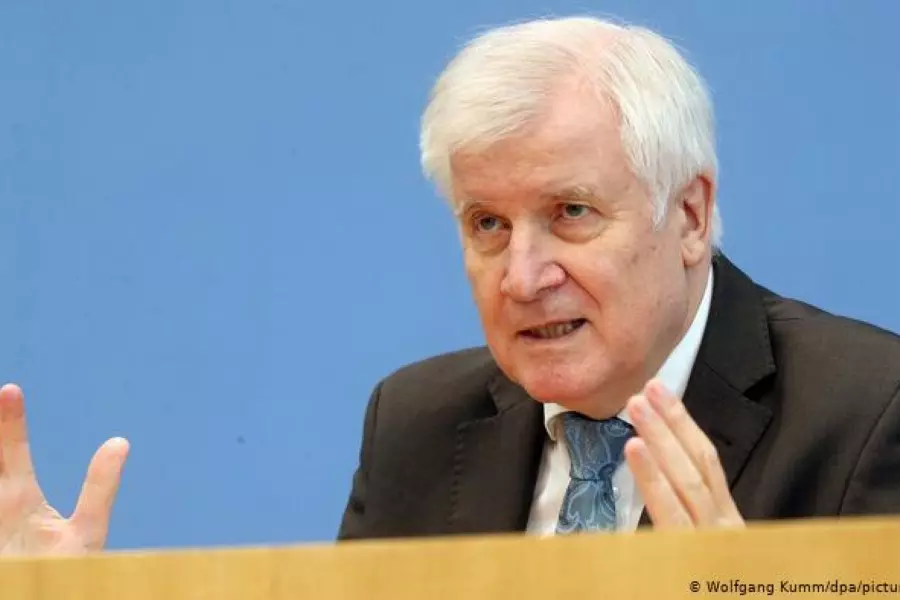 ألمانيا تخطط لعدم تمديد قانون حظر ترحيل اللاجئين السوريين