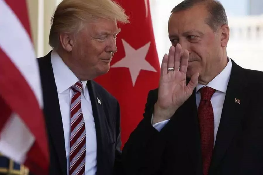 أردوغان يناقش مع ترامب ملف إخراج الوحدات الشعبية من منبج