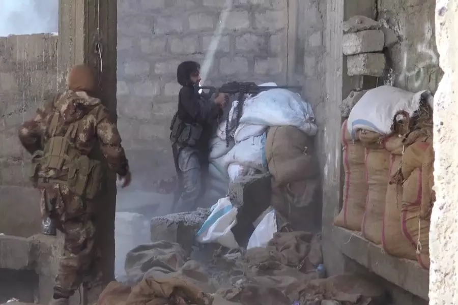 مواجهات برية وقصف جوي .. الاشتباكات تتواصل في ديرالزور بعد هجوم لتنظيم الدولة
