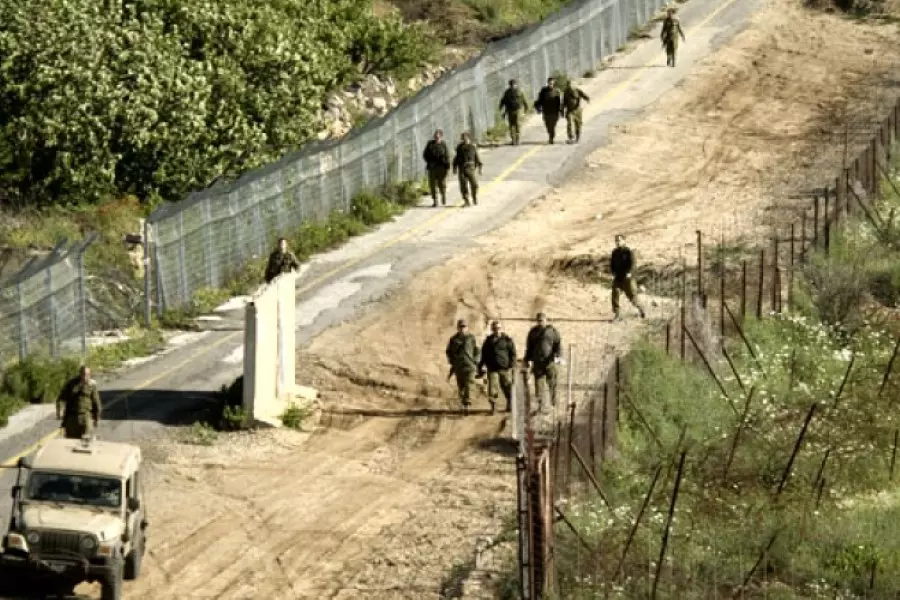 الاحتلال الإسرائيلي يلمّح لاجتياح المنطقة العازلة على الحدود السورية في حال الضغط على النازحين