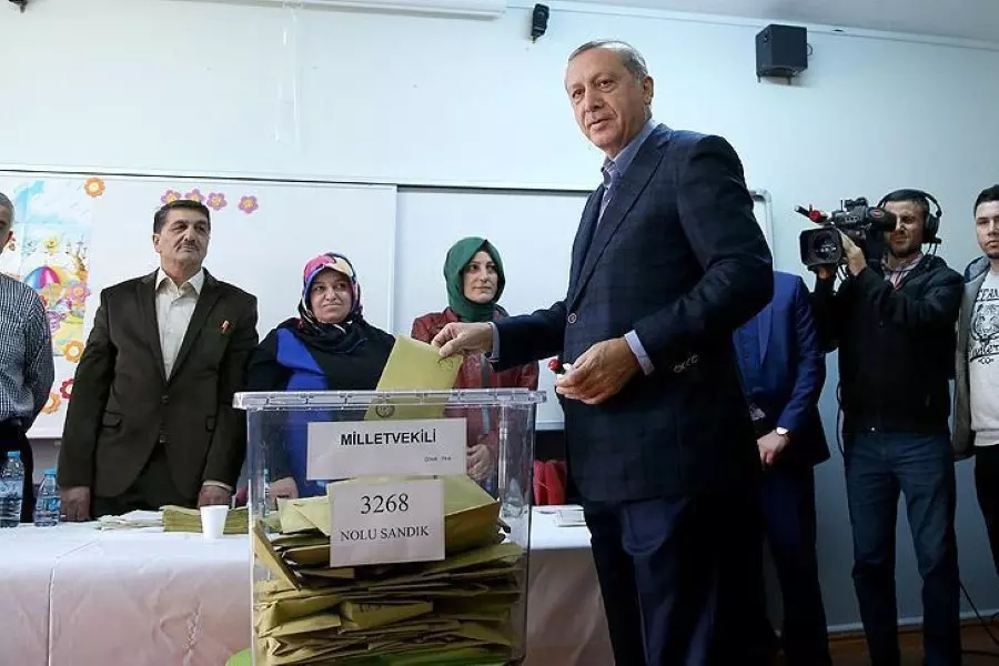 نتائج أولية.. أردوغان وحزبه يتقدمان في الانتخابات الرئاسية والبرلمانية