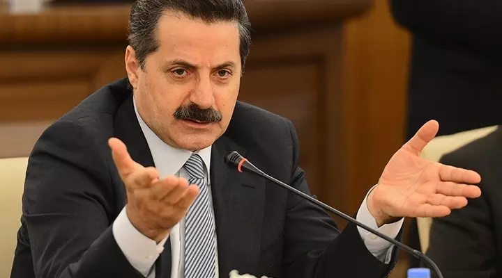 وزير العمل التركي يؤكد عمل السوريين دون إذن ..ولكن "هناك 50 ألف فرصة عمل بحاجة لهم"