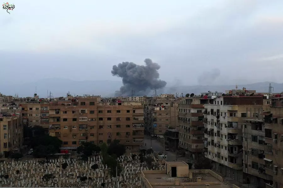 قصف عنيف يطال بلدات جنوب دمشق وسط محاولات للنظام للضغط لفرض التهجير