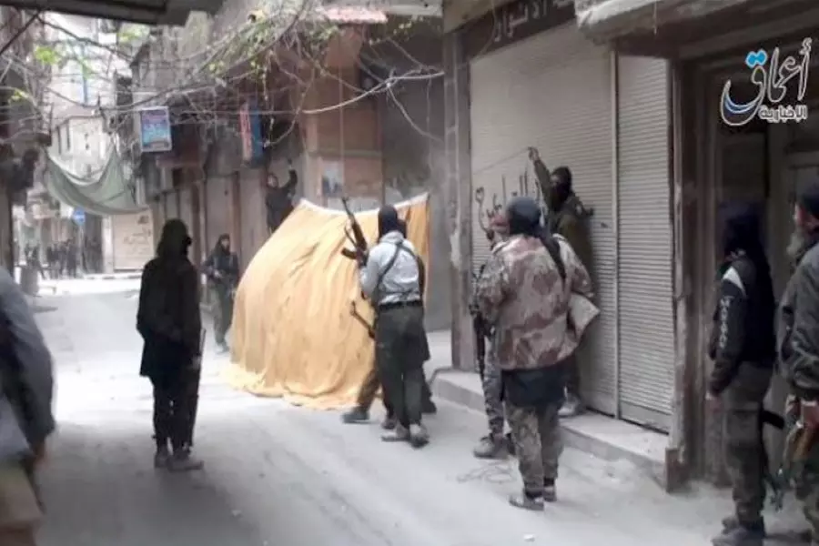تنظيم الدولة يشن هجوما على مواقع "تحرير الشام" في مخيم اليرموك ويسيطر على شارع حيفا