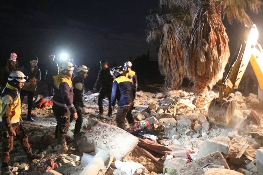 الطيران الروسي يرتكب مجزرة بحق عائلة مدنية في تل الطوكان بإدلب