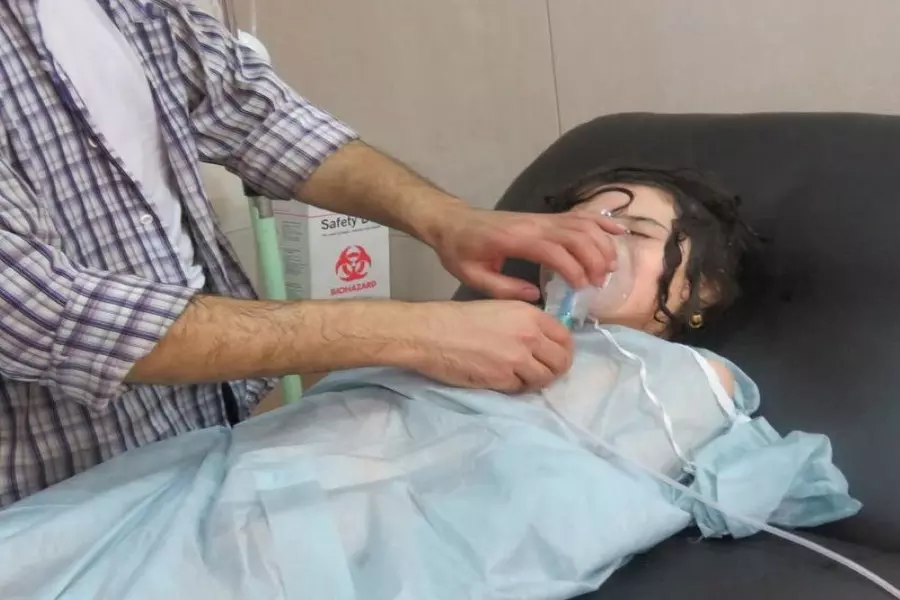 نظام الأسد يجدد استهداف ريفي حماة وإدلب بـ "الكلور السام"