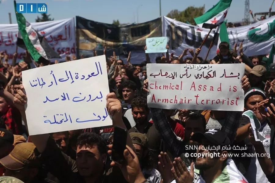 "طوفان العودة" تجمع شعبي هو الأكبر لآلاف المتظاهرين بإدلب