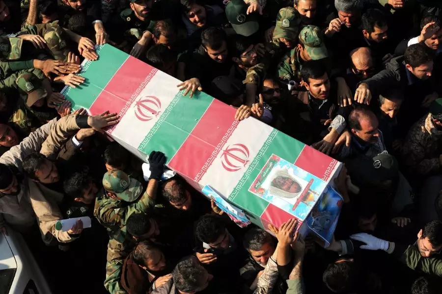 صحيفة ايرانية تعتبر ارسال شباب ايرانيين للقتال في سوريا "حماقة"