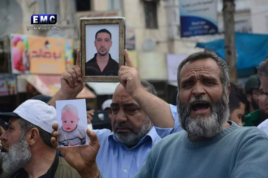 تواصل المظاهرات في إدلب احتجاجا على إتفاق "المدن الخمسة" وخاصة بند المعتقلين