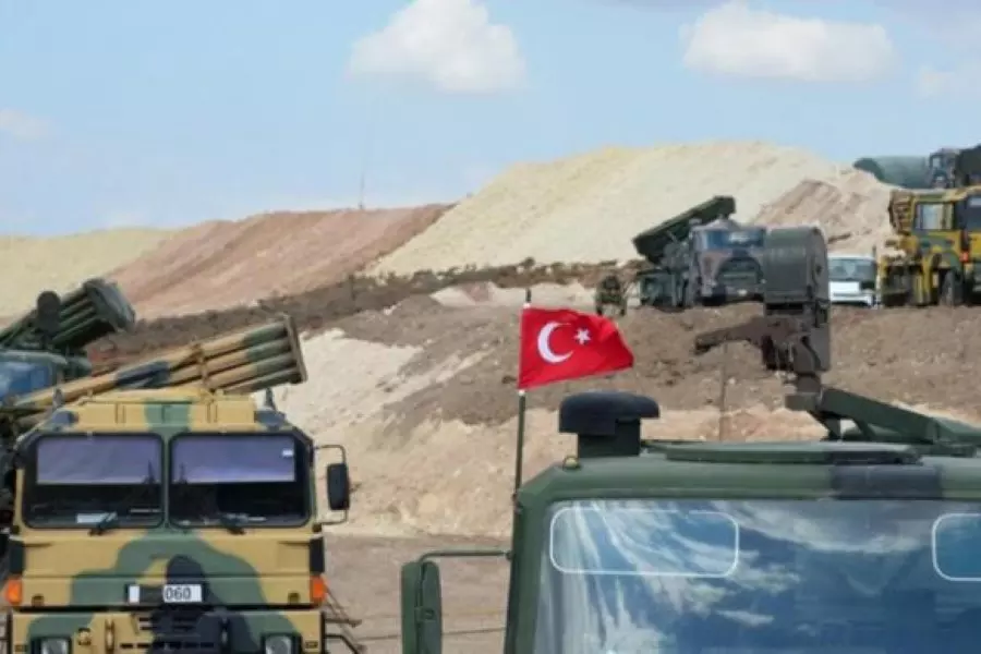 شهيد مدني باستهداف عناصر النظام سيارات في طريقها لإخلاء النقطة التركية بمورك