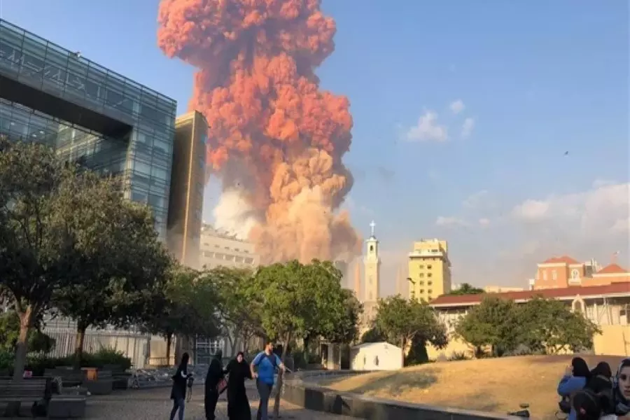 انفجار قوي في ميناء بيروت بلبنان يخلف قتلى وعدد كبير من الجرحى ودمار هائل