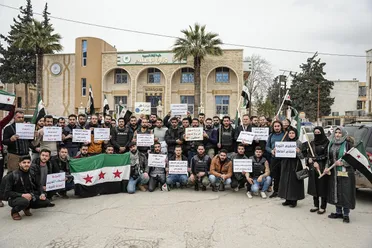 صورة الوقفة الاحتجاجية للنشاء في مدينة إدلب