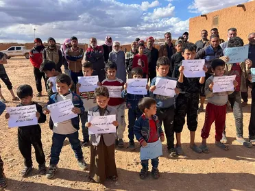 مظاهرة في مخيم الركبان تطالب بفك حصار النظام ودخول المساعدات الإنسانية