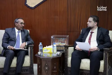 وزير الأشغال يبحث مع سفير الصومال فرص الشراكة في إعادة الإعمار والإسكان