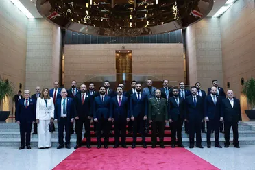 الشيباني ووزراء ومسؤولون سوريون يعلّقون على إلغاء قانون قيصر: “بداية عهد جديد”