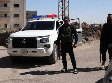 الأمن الداخلي في درعا يُلقي القبض على متورط بجريمة اغتيال أحد عناصره