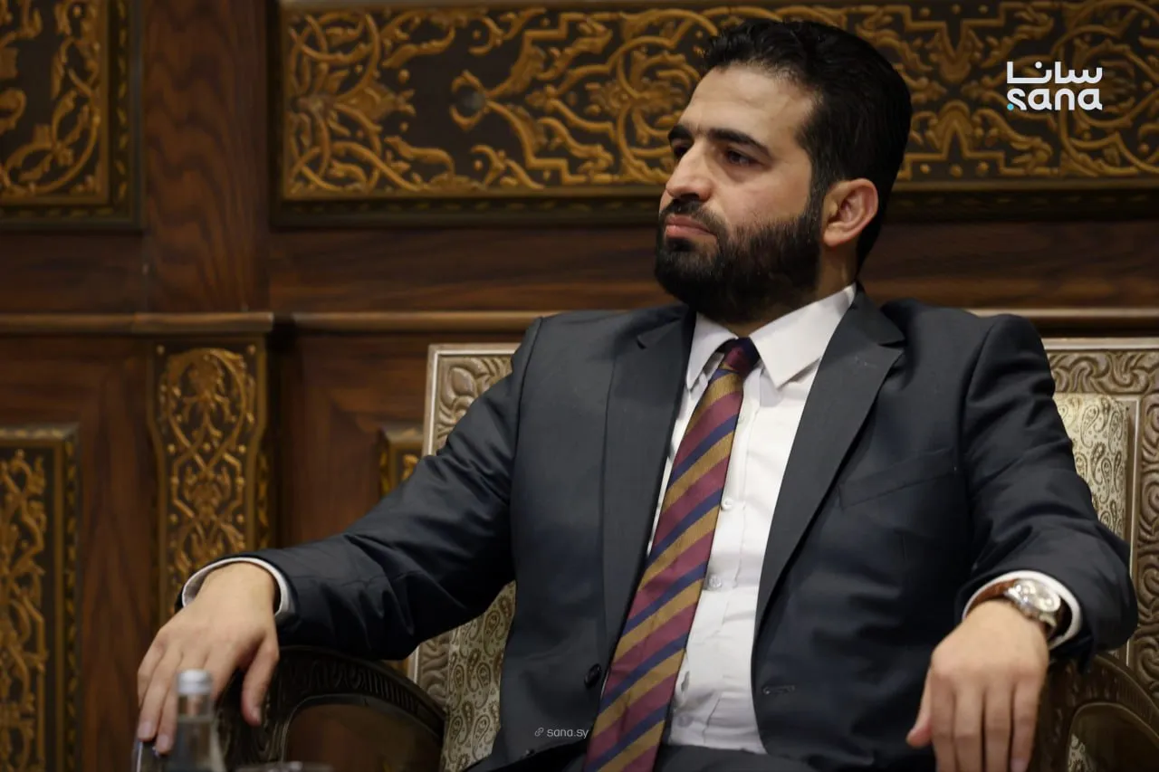 وزير الداخلية: إعادة دمج الضباط المنشقين للاستفادة من خبراتهم في هيكلية الوزارة الجديدة