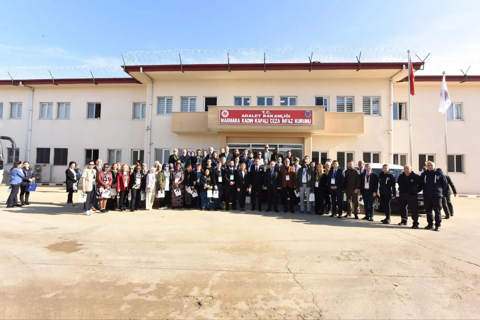 وفد من الداخلية السورية يشارك في مؤتمر دولي حول إصلاح السجون