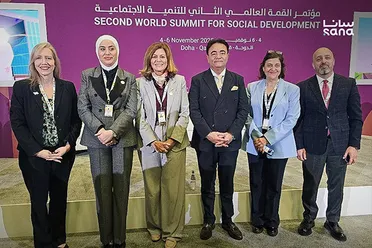 قبوات تؤكد في قمة الدوحة التزام سوريا بتوسيع برامج الحماية الاجتماعية وتمكين المرأة