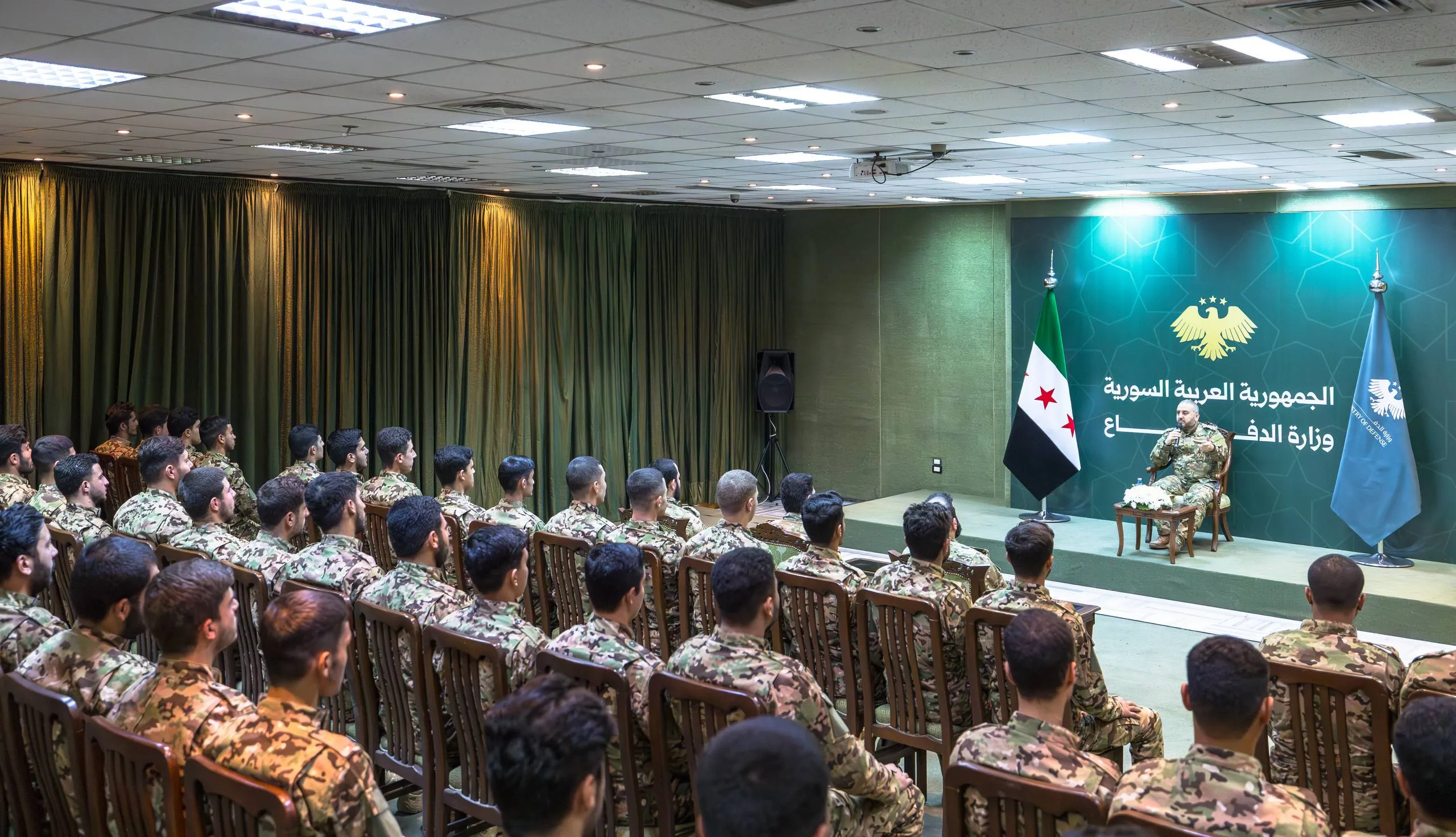 وزارة الدفاع تبدأ استقبال طلبات عودة صفّ الضباط المنشقّين إلى الخدمة